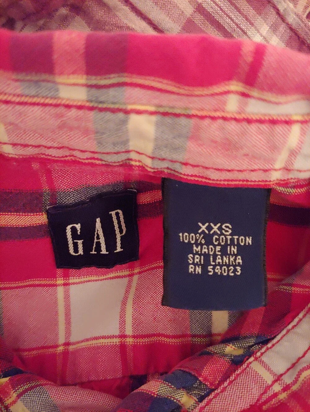 GAP Red Plaid Short Sleeve Button-Down Shirt
